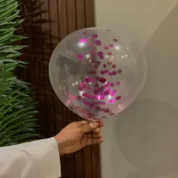 بالون شفاف قصاصات فوشي
